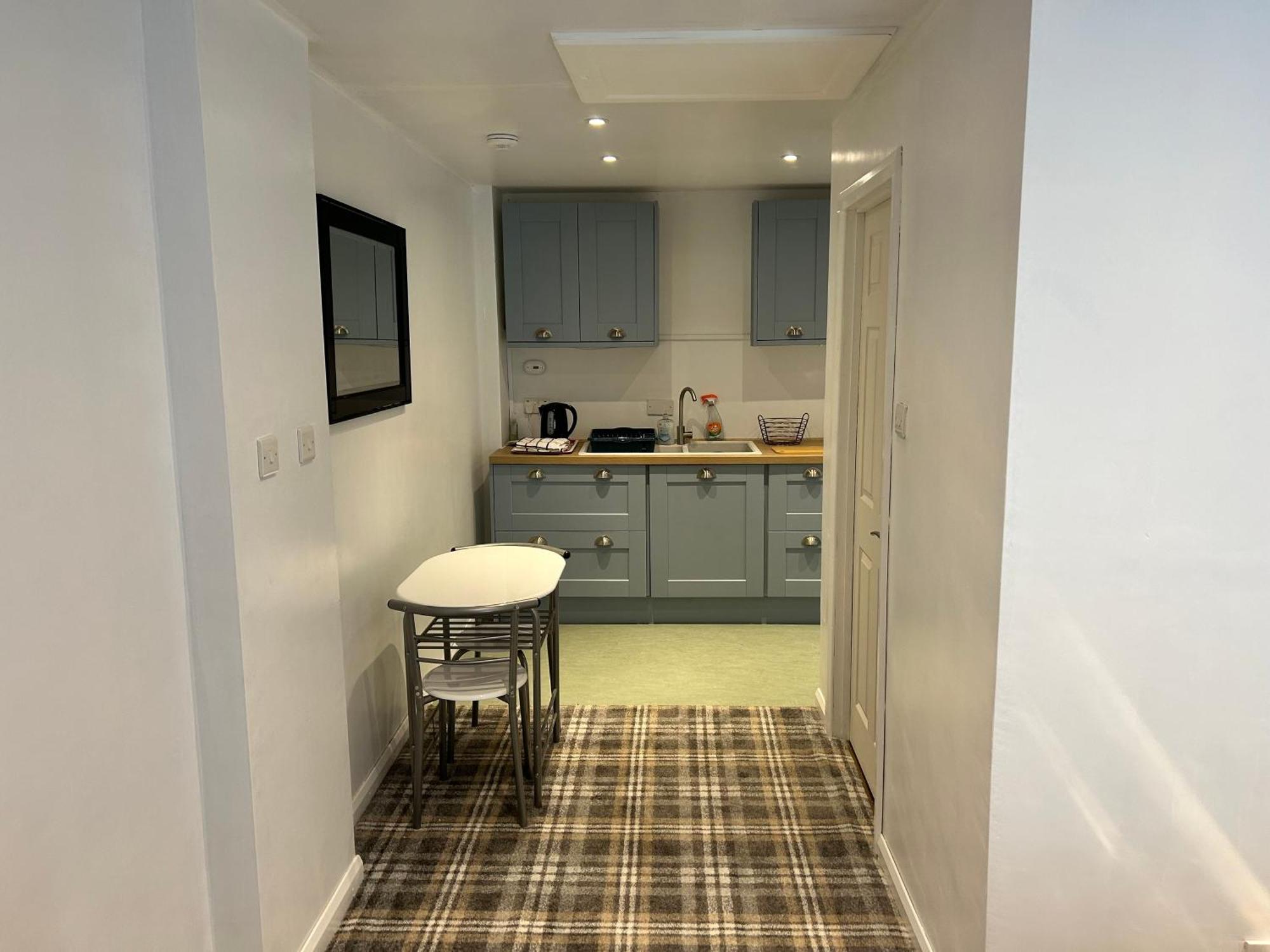 One Bed And Bathroom With Kitchen For Self Catering * Alness